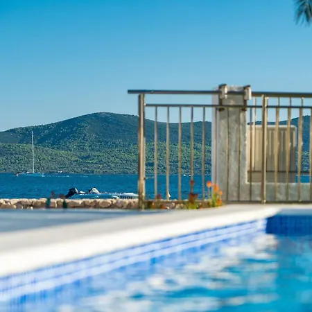 Luxury Morea * Sukosan