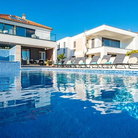 Luxury Morea *