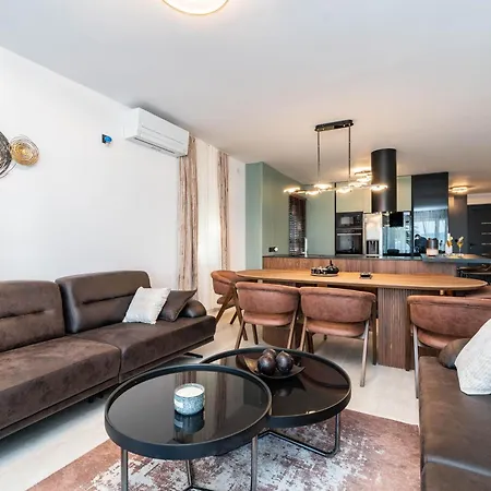 Luxury Morea * Sukosan