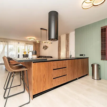 Luxury Morea * Sukosan